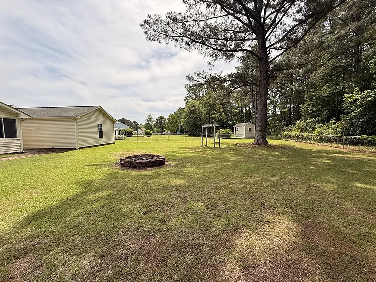 111 Old Post Ct — Photo 25