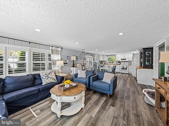 3rd image of 23 Saulsbury St #1