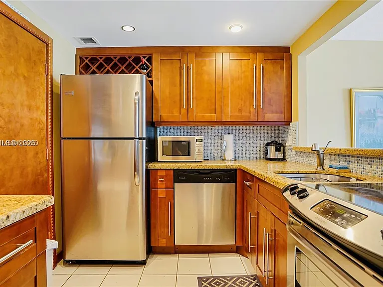 401 Ocean Dr #722 — Photo 4
