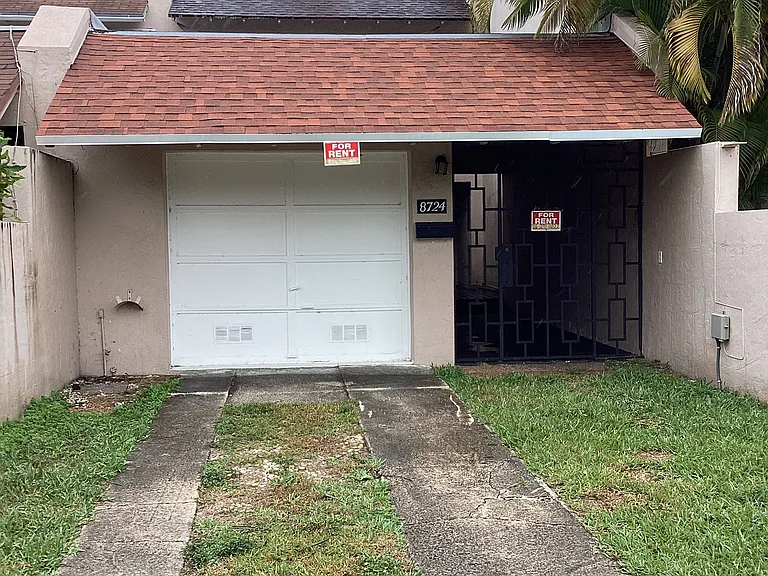 8724 SW 103rd Ave — Photo 2