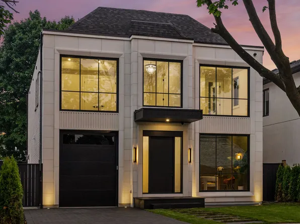 121 Edgecroft Rd, Toronto, ON M8Z 2C2