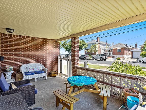 4th image of 551 Beach 128 St