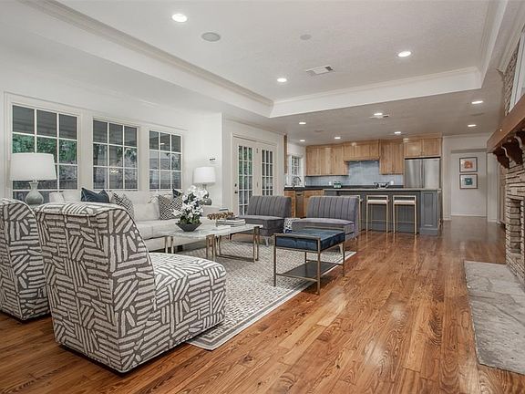 5th image of 3924 Lenox Dr