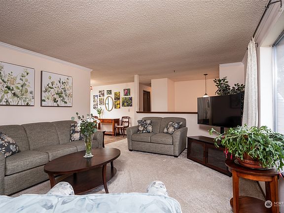 5th image of 5416 34th Court NE