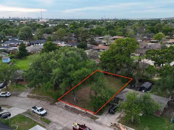 1709 Barbara Ln, Pasadena, TX 77502