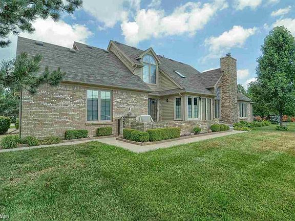 3rd image of 16889 Coral Ln