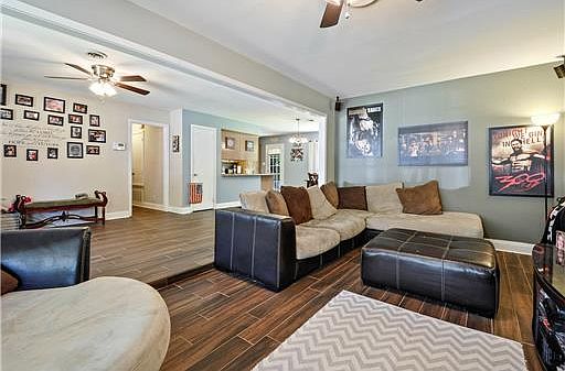 2nd image of 6313 Chaucer Dr