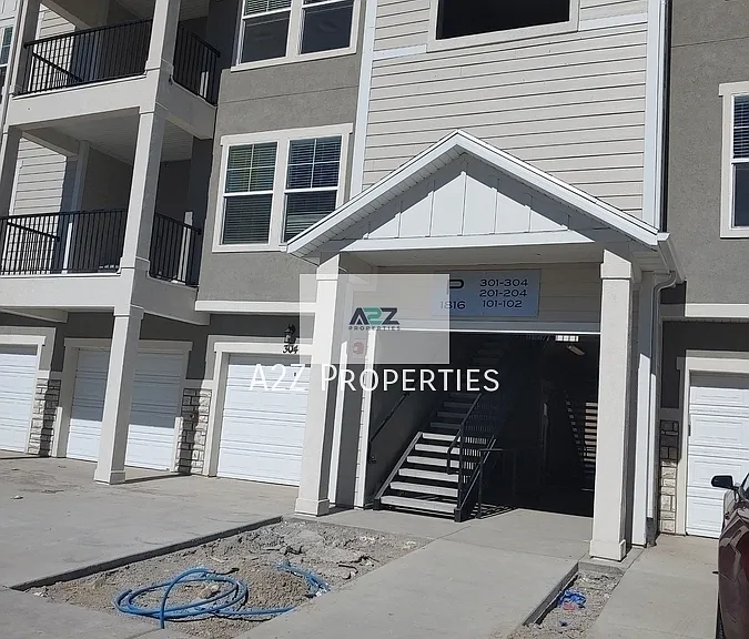 1816 W Eaglewood Dr #P303 — Photo 1