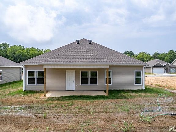 3rd image of 3518 Village Walk Dr