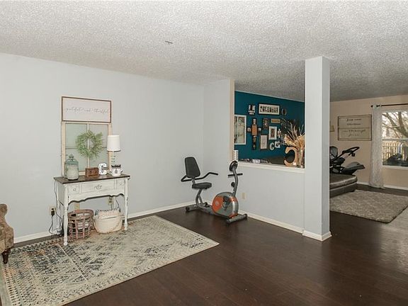 5th image of 511 Tomahawk St
