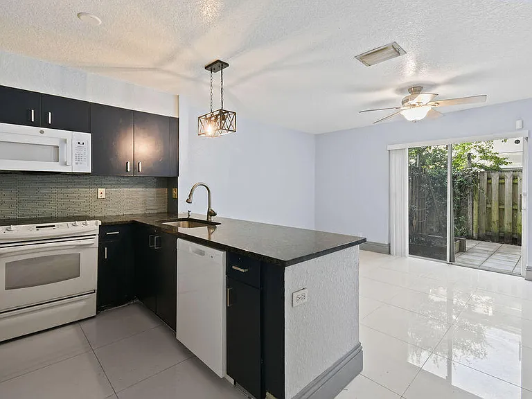 952 Summit Lake Dr — Photo 9