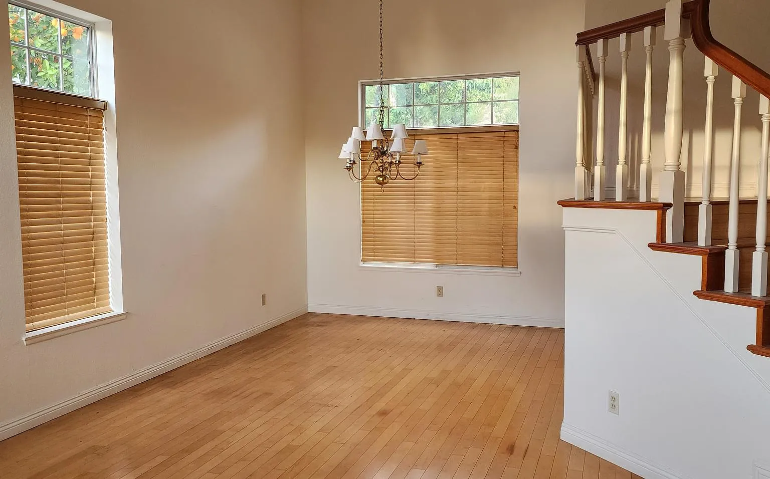 6 bed, 2708 sqft, $4,500 — Photo 3