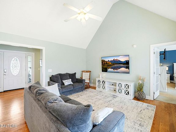 5th image of 164 Wind Chase Way