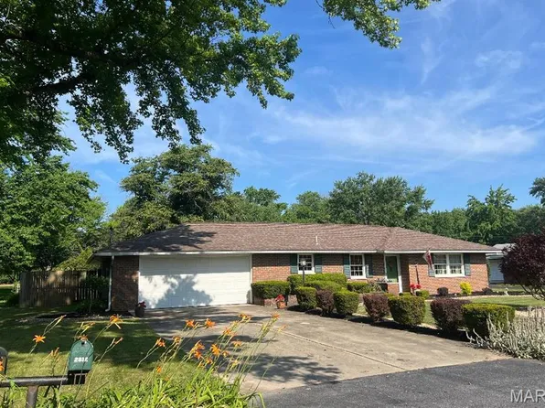 2812 Ridgedale Dr, Godfrey, IL 62035