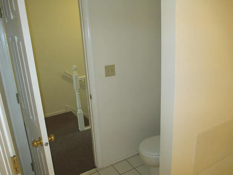 Master Bath to Hallway