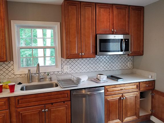 3rd image of 15750 Millbrook Ln