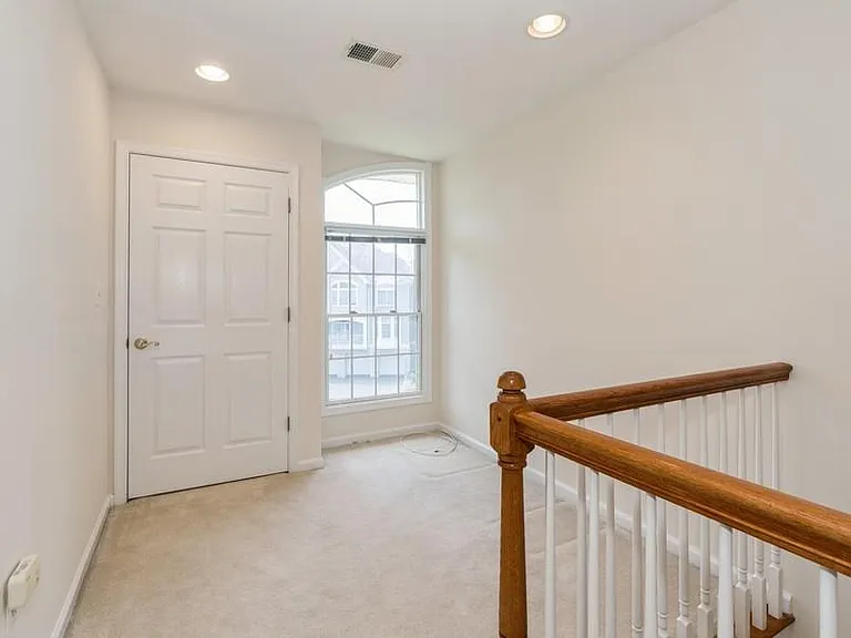 605 Binghampton Ln — Photo 23