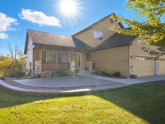 4th image of 21331 Queen Ct NW