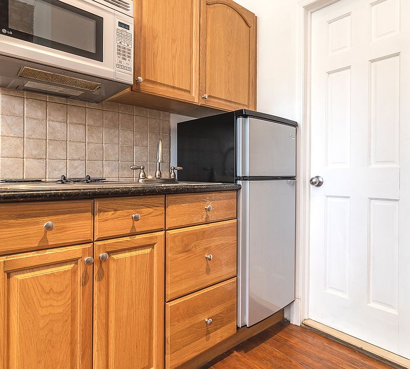 2nd image of 140 E 30th St #2E