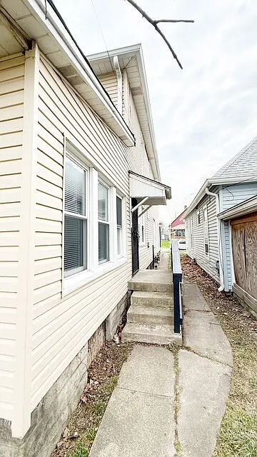 4 bed, 1.5 bath, $1,325 — Photo 2