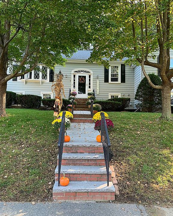 2nd image of 5 Lantern Ln