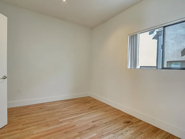 427 1/4 N Vendome St #427.25 — Photo 25