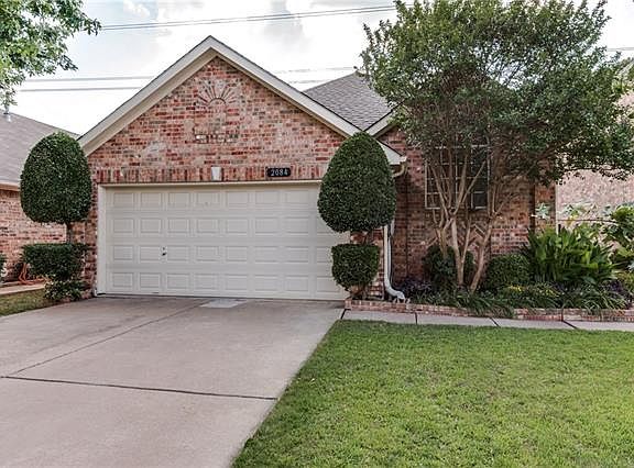 2nd image of 2084 Montclair Ln