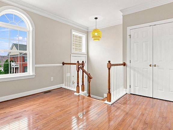 5th image of 3117 E Brighton St