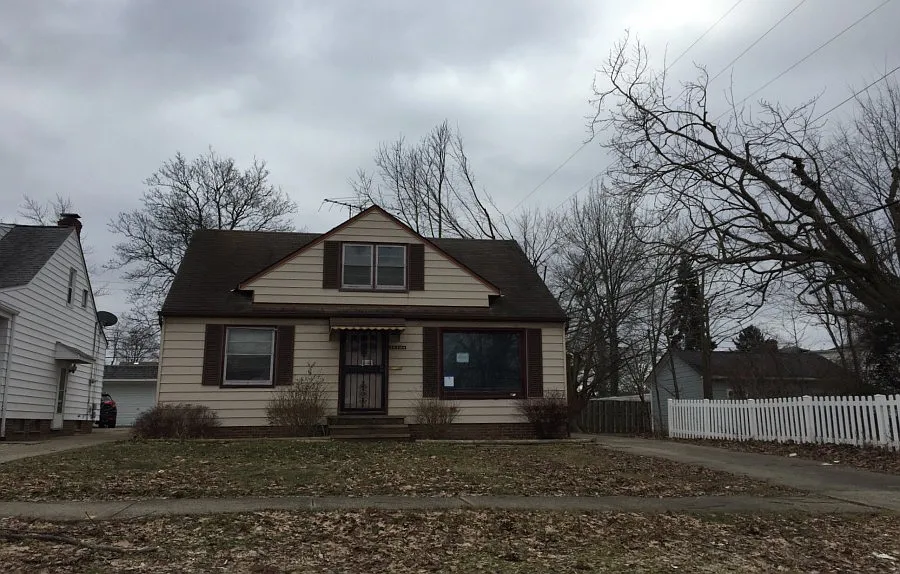18104 Hazelwood Ave photo 1