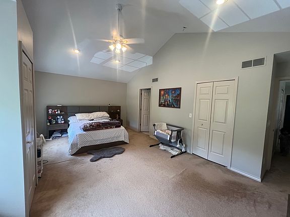 5th image of 39419 Dorchester Cir