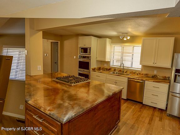 4th image of 706 E Crestview Dr