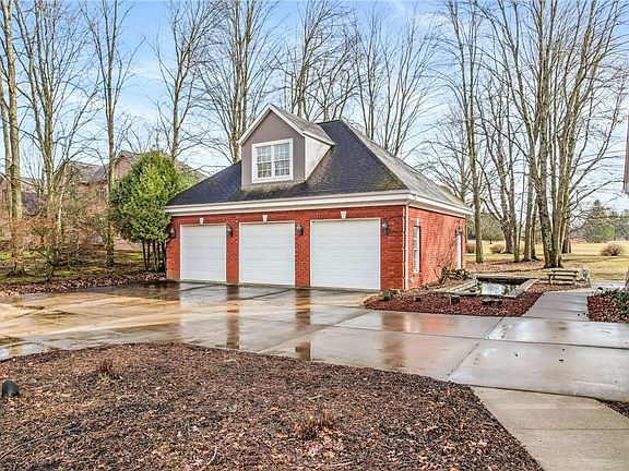 4th image of 3 Tanglewood Dr