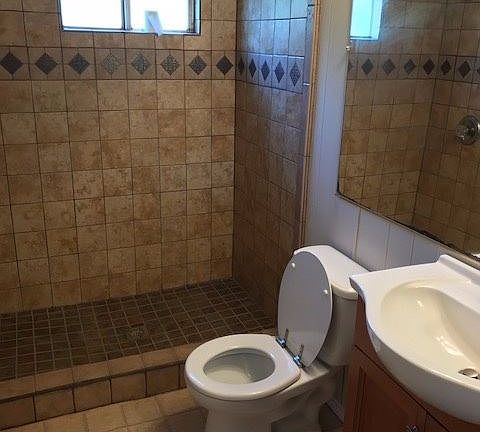 5th image of 918 Greenwood Ln