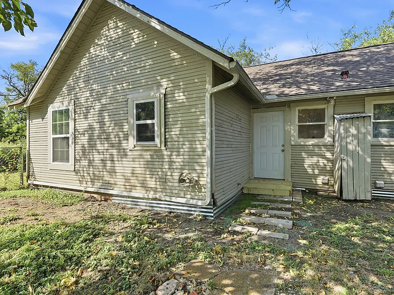 808 Mill St — Photo 22