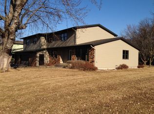 1500 Valley Ln, La Crescent, MN 55947