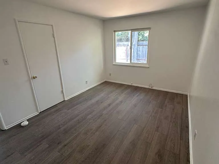 601 Russell Blvd — Photo 16