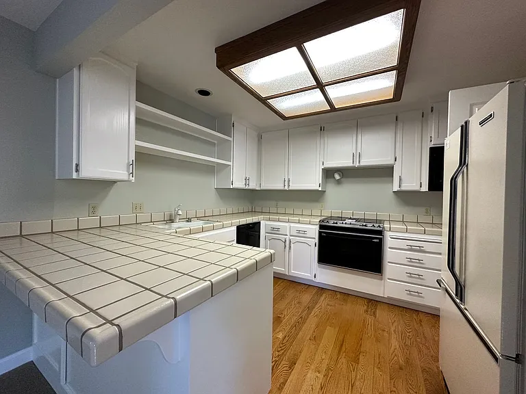 1201 W Parr Ave — Photo 2