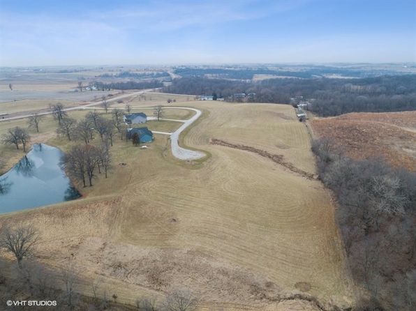 2825 W Ct, Parnell, IA 52325