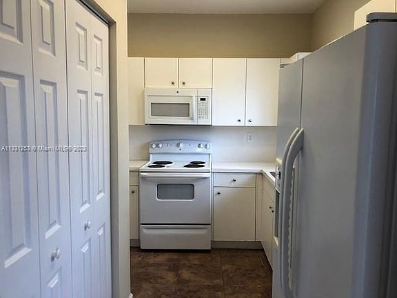 3rd image of 1142 NE 41st Ave