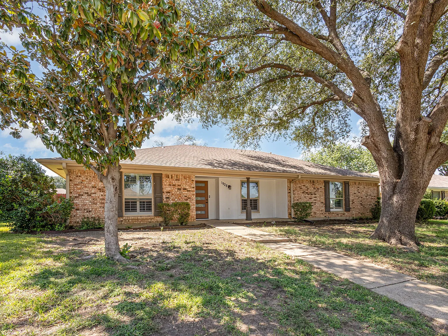 4 bed, 2397 sqft, $2,790 — Photo 3