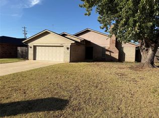 2401 Butternut Pl, Edmond, OK 73013