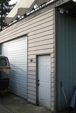 18X24 Shop (optional)