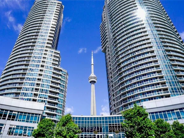 208 Queens Quay W, Toronto, ON