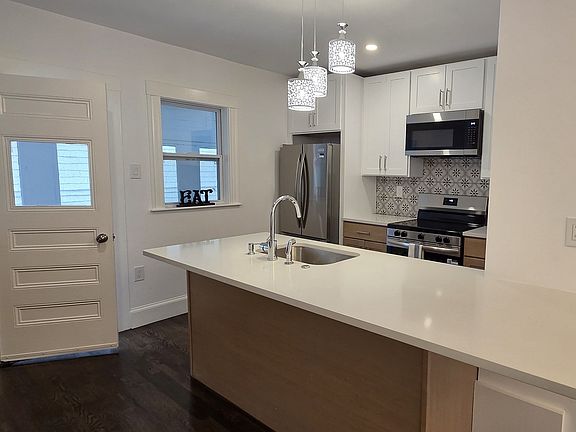4th image of 15 Howard St Floor 2