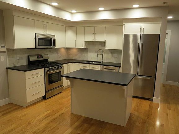 2nd image of 157 Hancock St Unit 5
