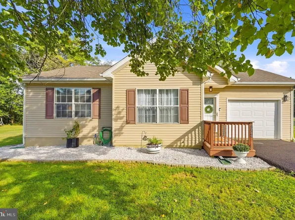 452 Morgan St, Inwood, WV 25428
