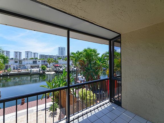 tiled patio off master