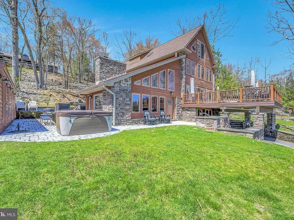 71 Lake Dr, White Haven, PA 18661