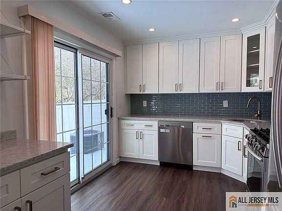 2nd image of 12 Covington Ct #12
