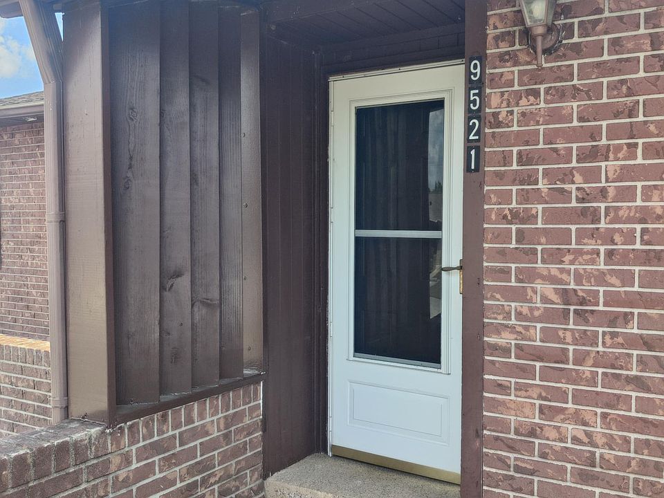 1st image of 9521 Lake Park Dr